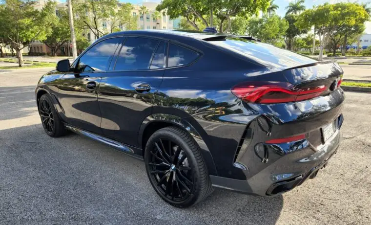 BMW X6 M – Black on Brown
