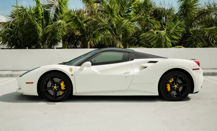 Ferrari 488 Spider – White on Black