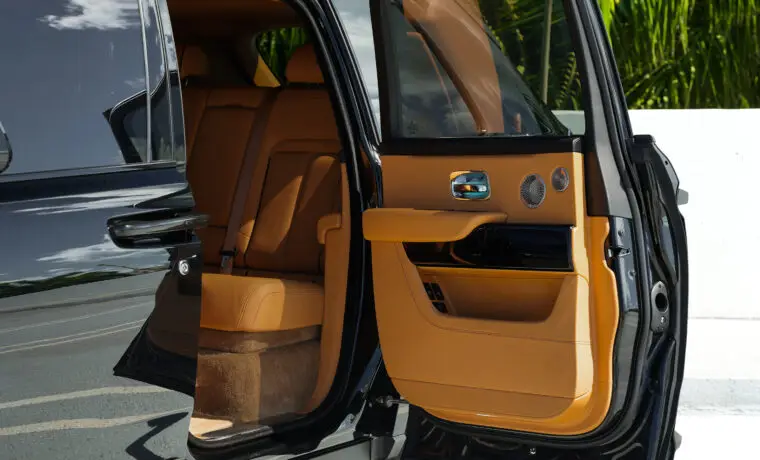 Rolls-Royce Cullinan — Black on Camel