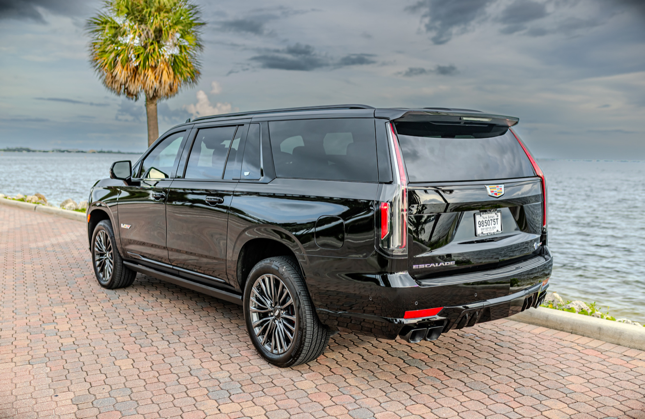 Cadillac Escalade V - Black on Black 