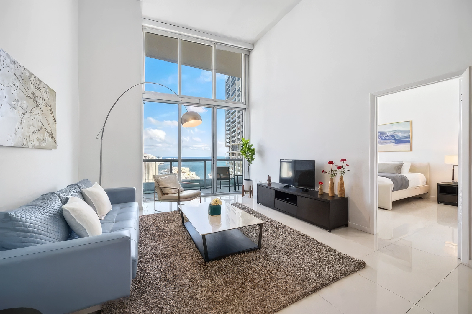 Icon Brickell 1 Bedroom High Ceiling Presidential Deluxe Ocean View - $700