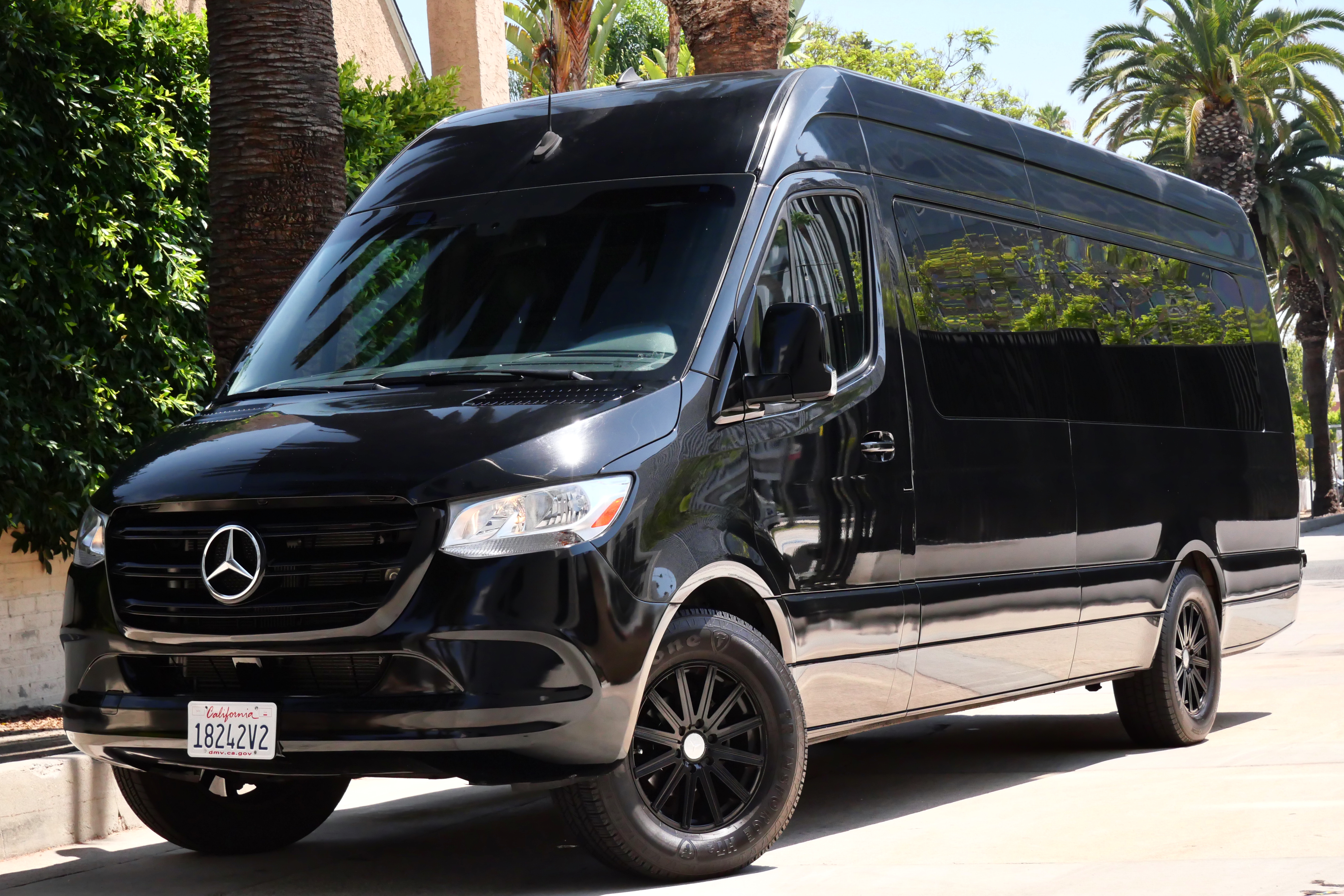Maybach Metris Sprinter – Black on Black