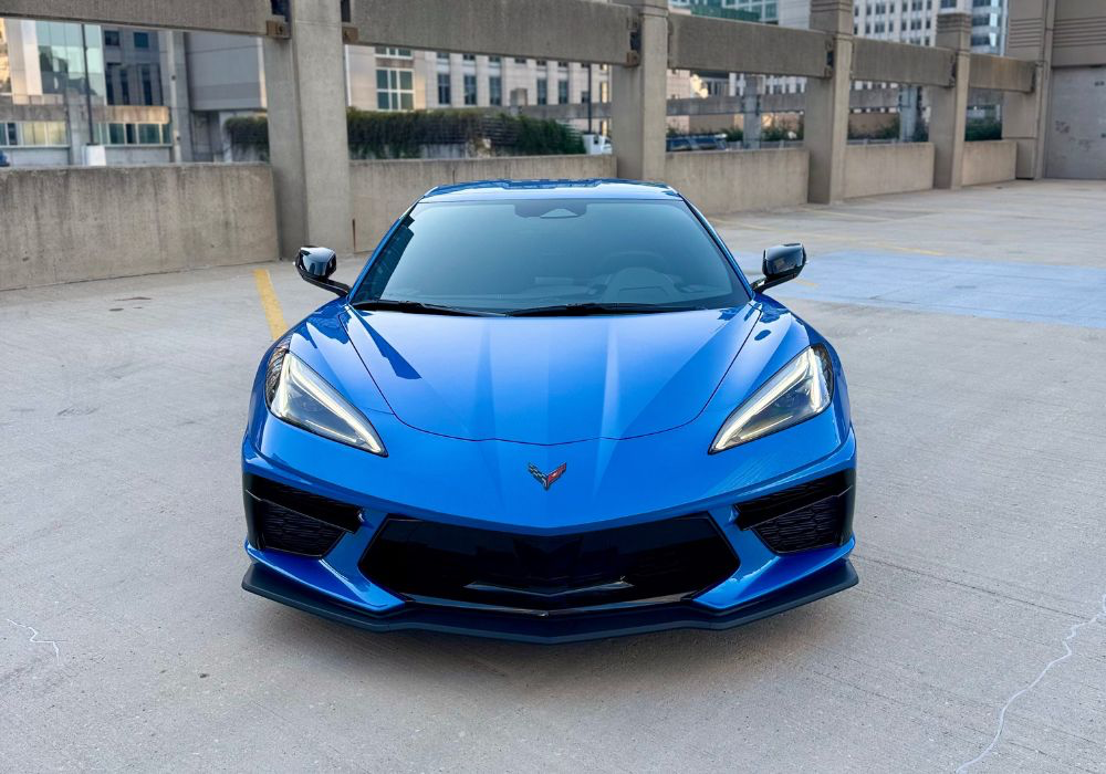 Corvette C8 Stingray 2LT - Rapid Blue / Jet Black