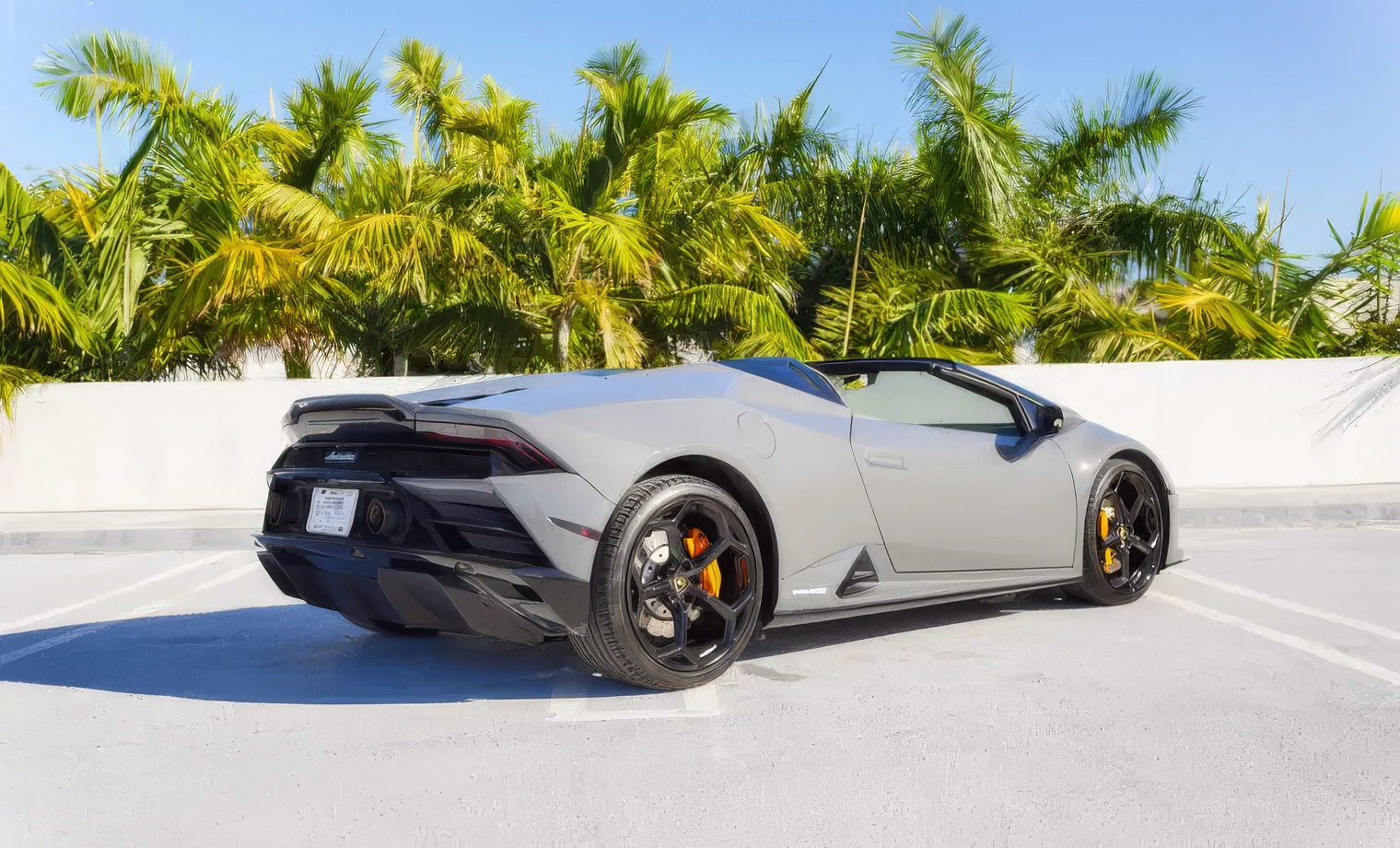 Lamborghini Huracan EVO Spyder – Grigio Nimbus on Nero (Solid Light Gray on Black)