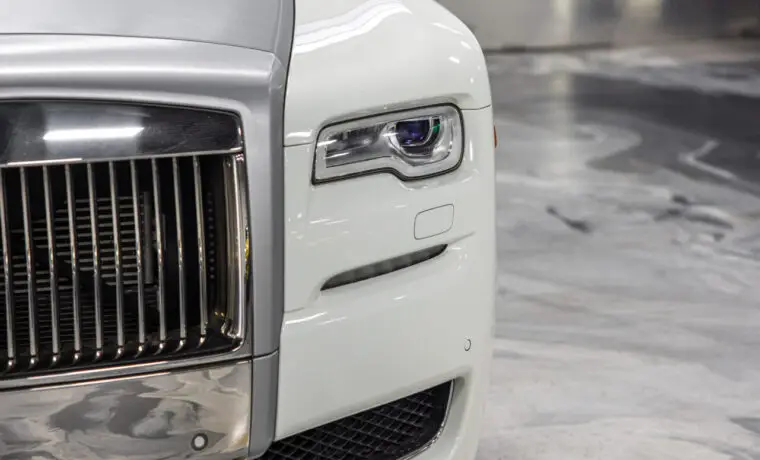 Rolls-Royce Ghost – White on Black