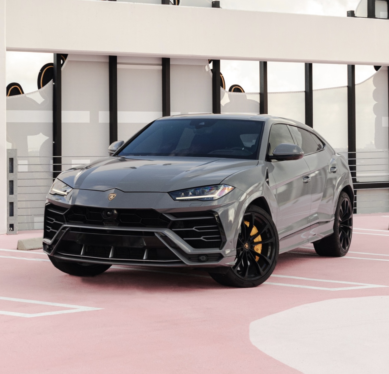 Lamborghini Urus - Grey on Black