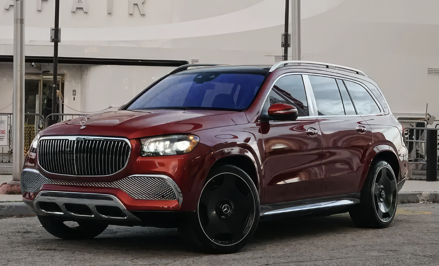 Maybach GLS 600 – MANUFAKTUR Rubellite Red Metallic on Black