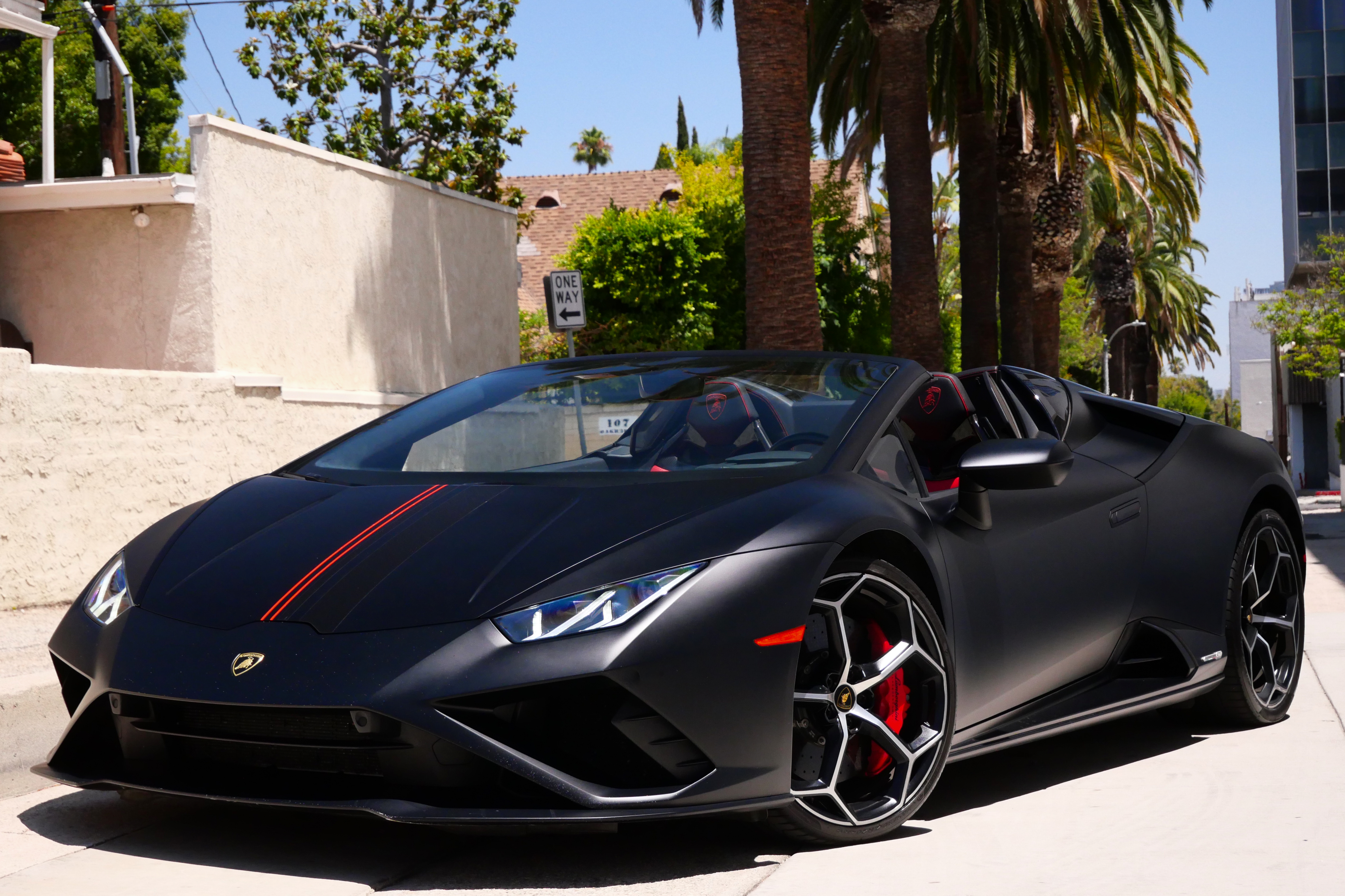 Lamborghini Huracán Evo Spyder – Black on Black & Red