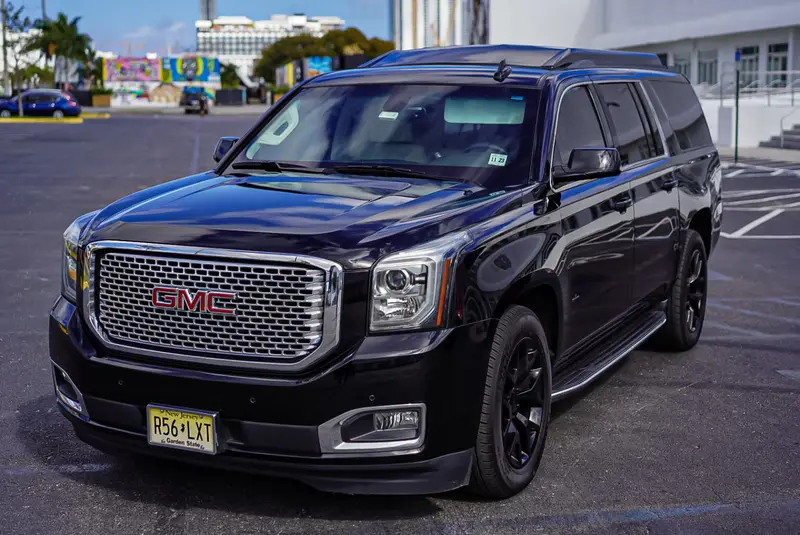 GMC Yukon XL Custom – Black on White - Armored/Bulletproof