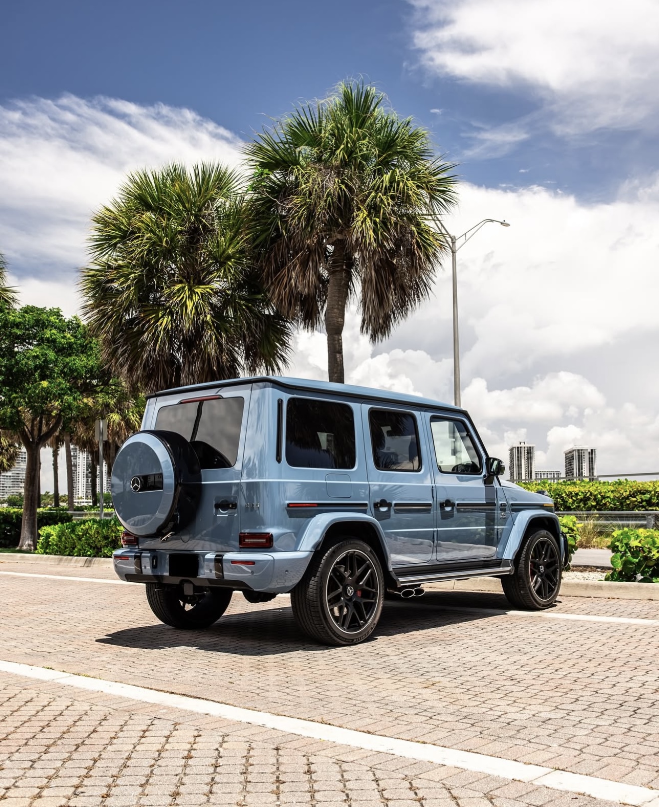 Mercedes-Benz G63 AMG - China Blue on Platinum White