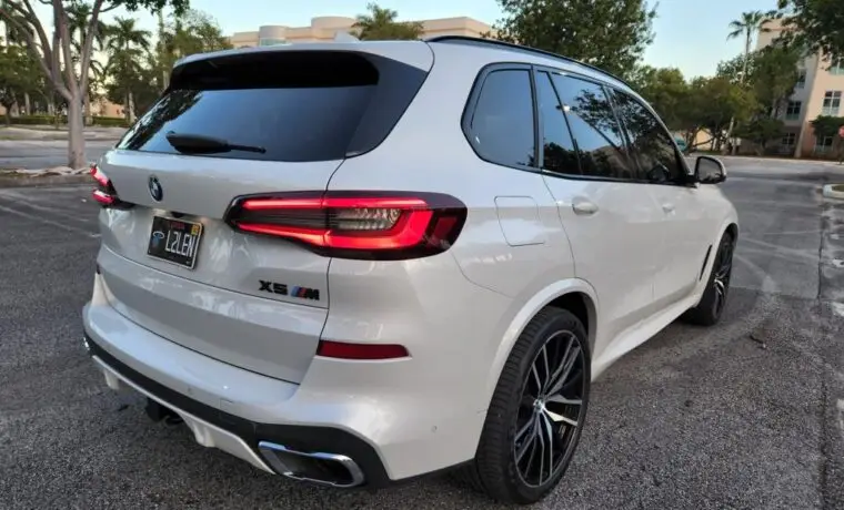 BMW X5 M – White on Brown