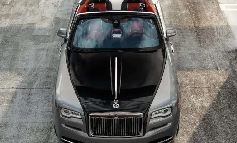 Rolls-Royce Dawn – Gray on Black and Red