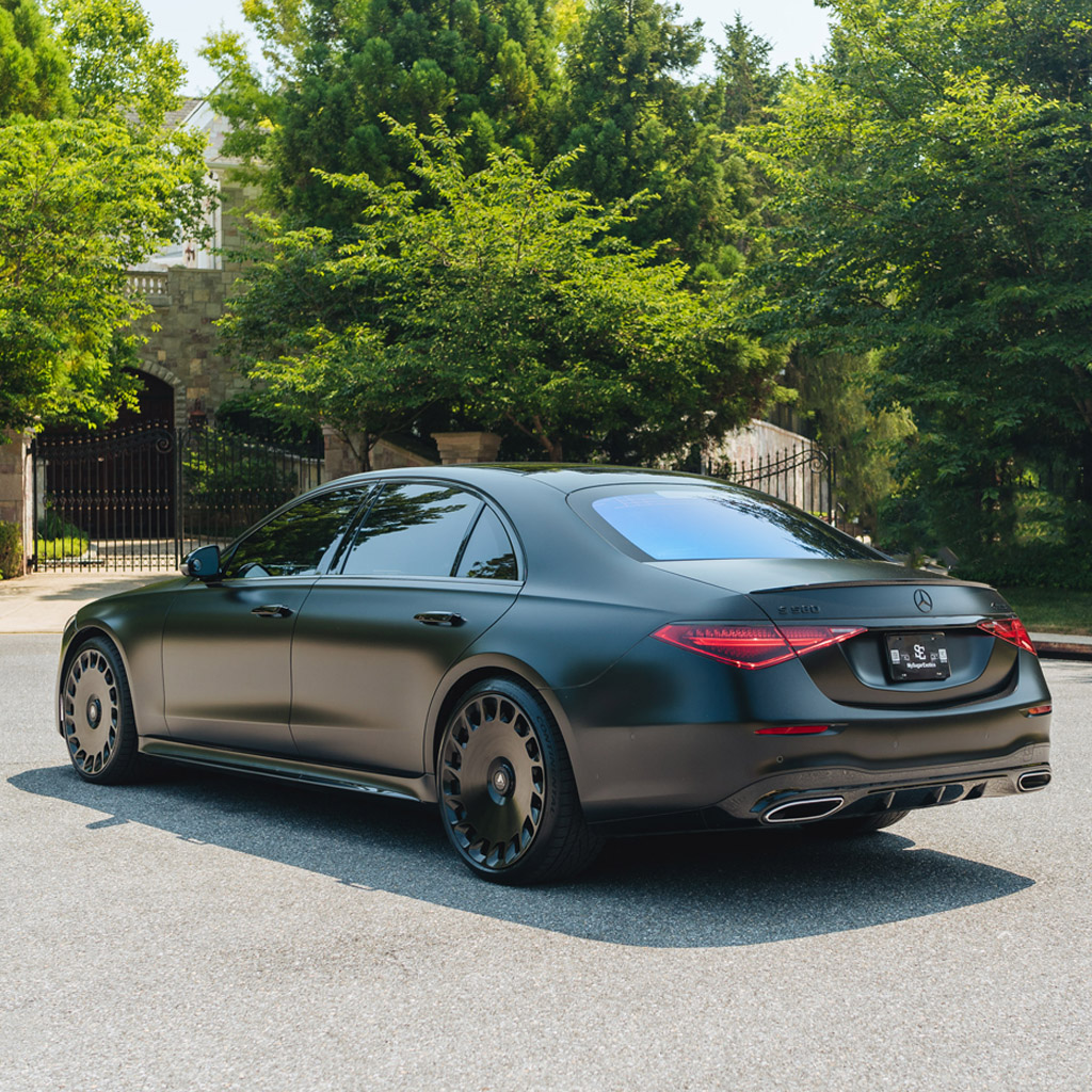 Mercedes-Benz S580 - Designo Suite - Satin Black on Carmine Red & Black