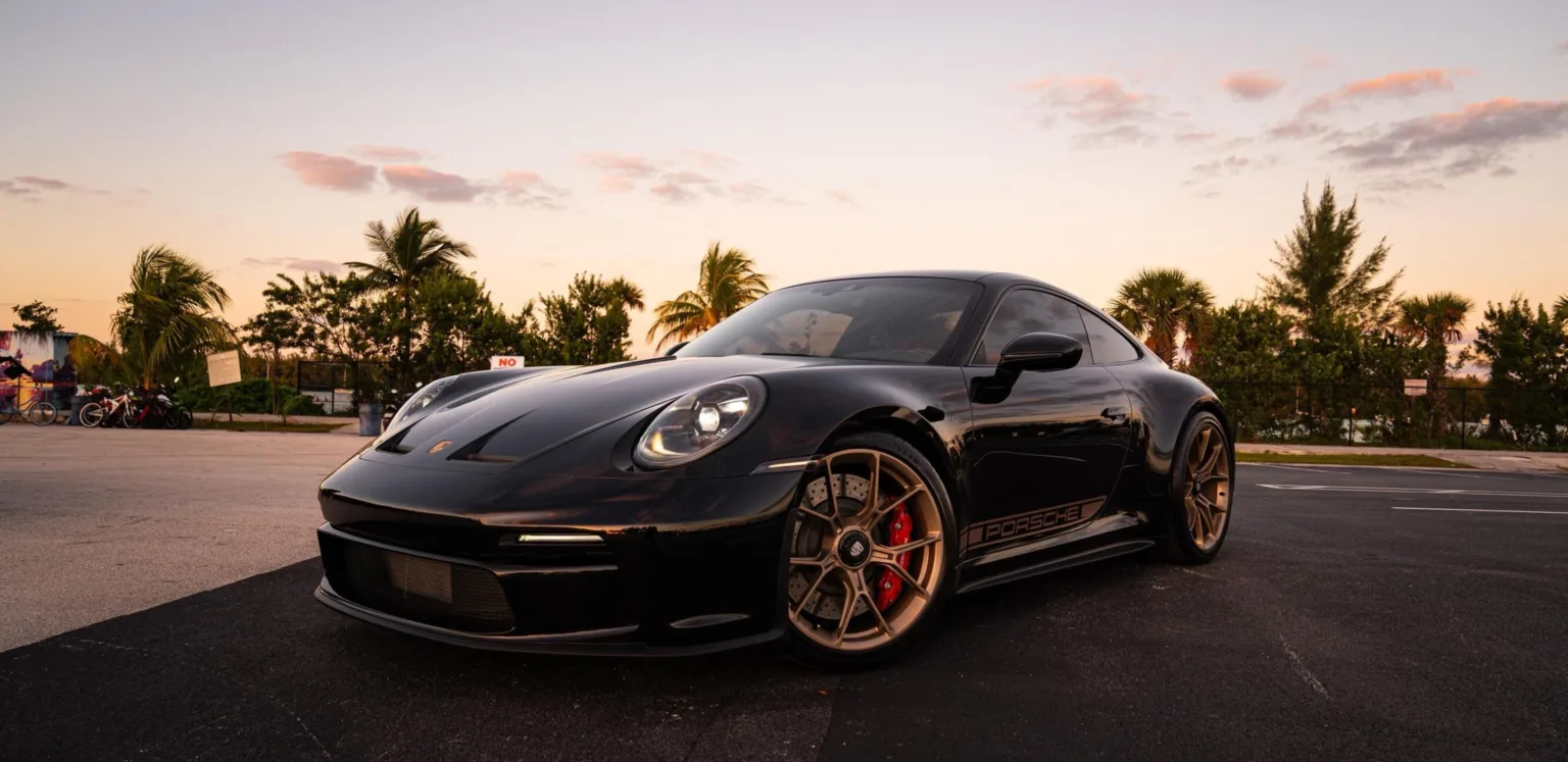 Porsche 911 GT3 – Black on Red