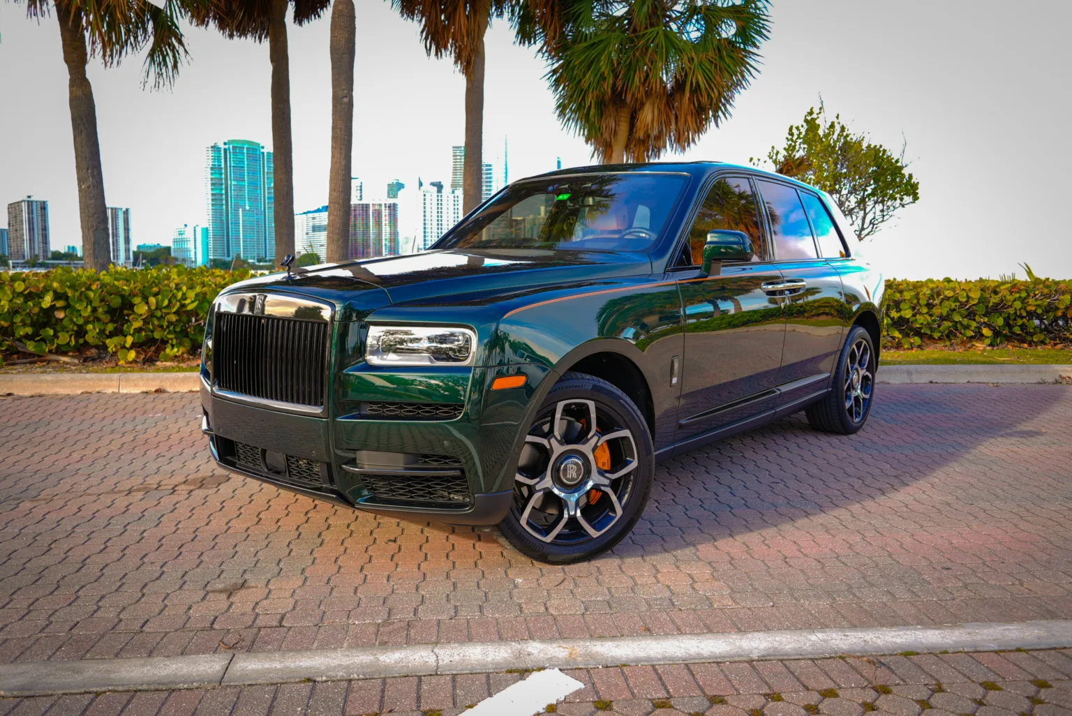 Rolls-Royce Cullinan — Green on Orange