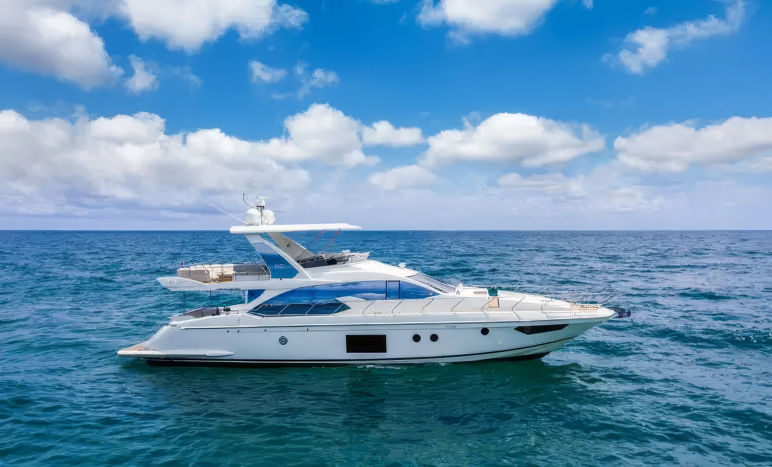 70' Azimut Flybridge "Le Grand Bleu" - $4,900