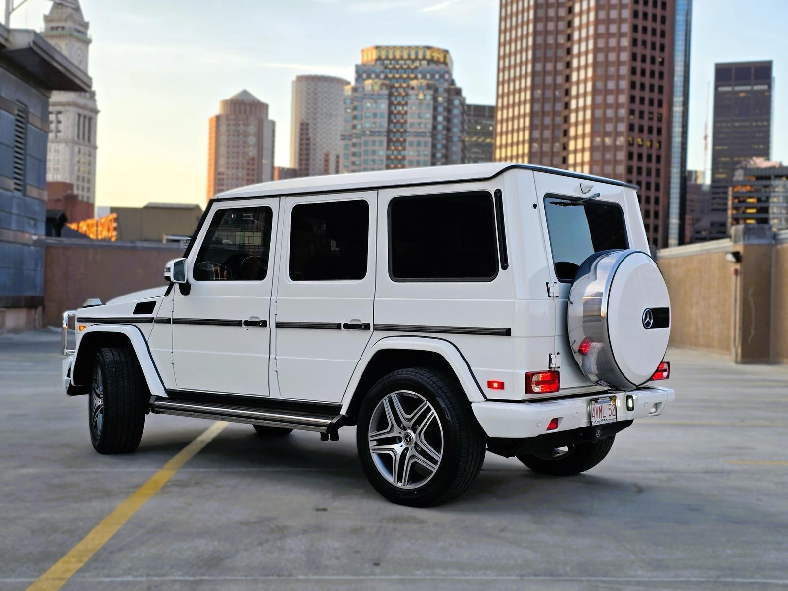 Mercedes-Benz G-550 - Polar White on Designo Classic Red & Black