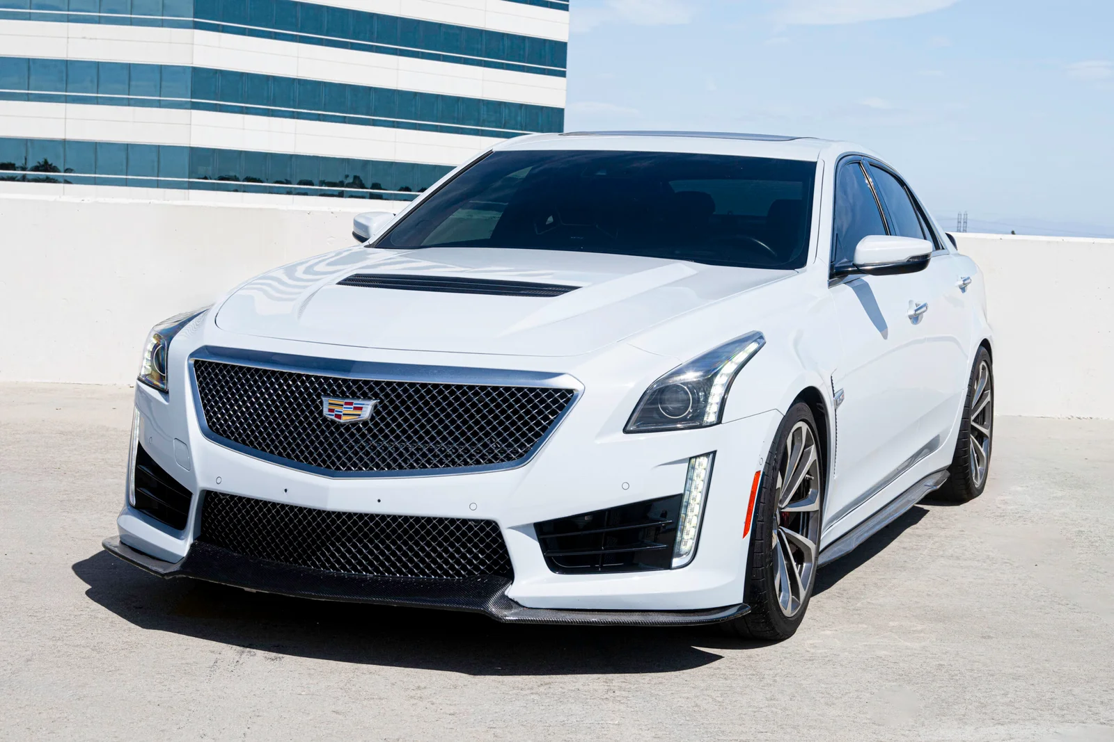 Cadillac CTS-V - Crystal White on Black