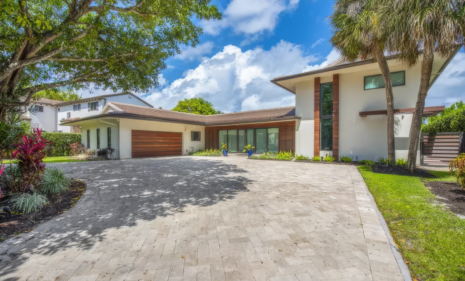 Villa Paraiso - $2,500