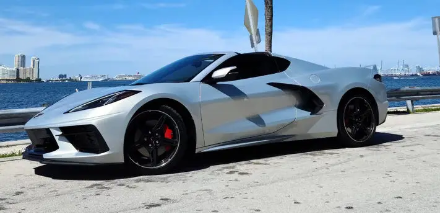 Chevrolet Corvette C8 – Gray on Black
