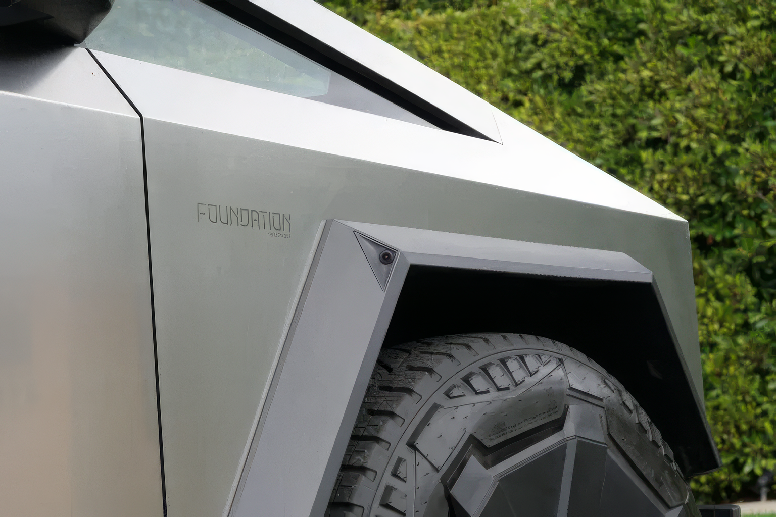 Tesla Cybertruck - Silver Stainless Steel on Black