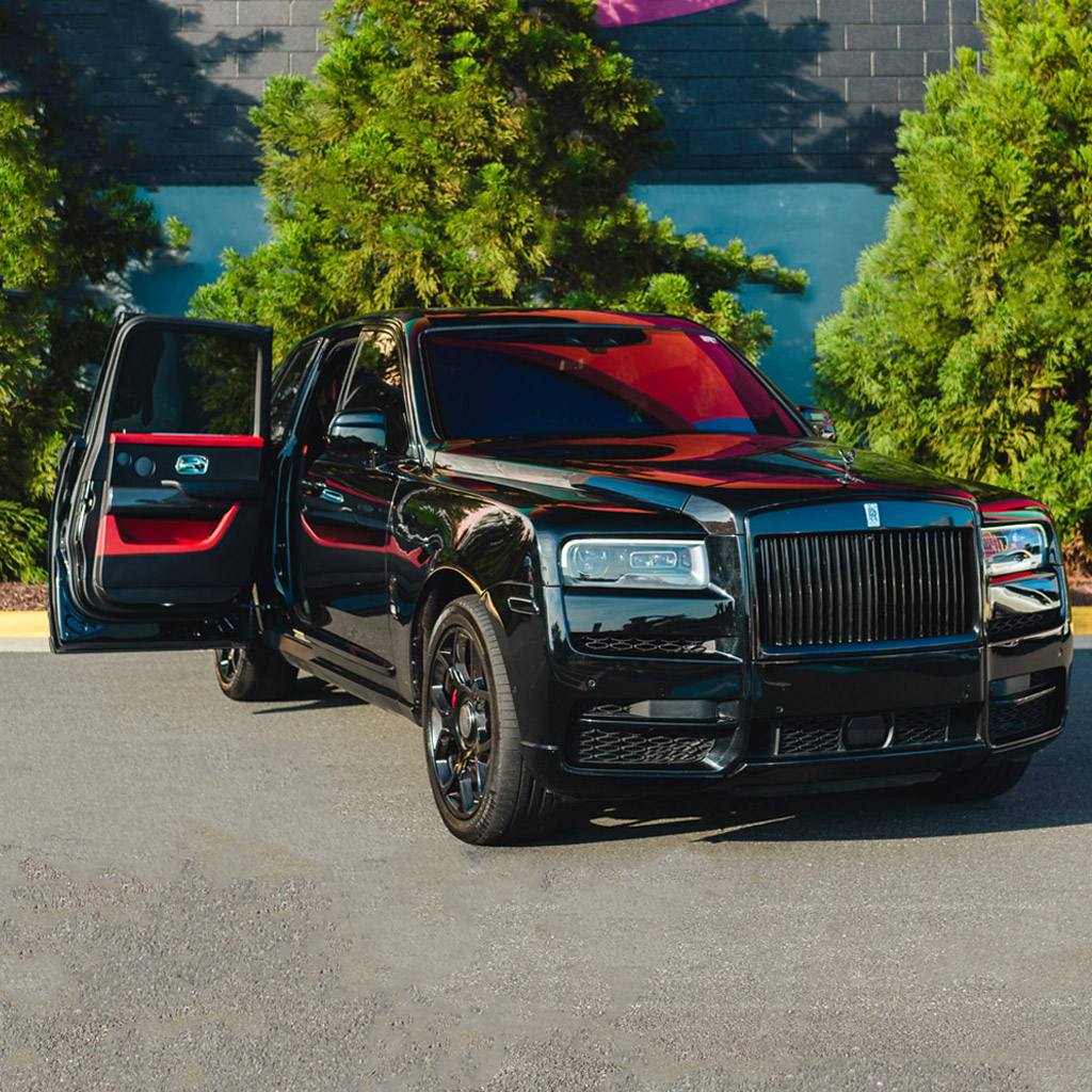Rolls-Royce Cullinan — Diamond Black Xirallic on Mugello Red & Black