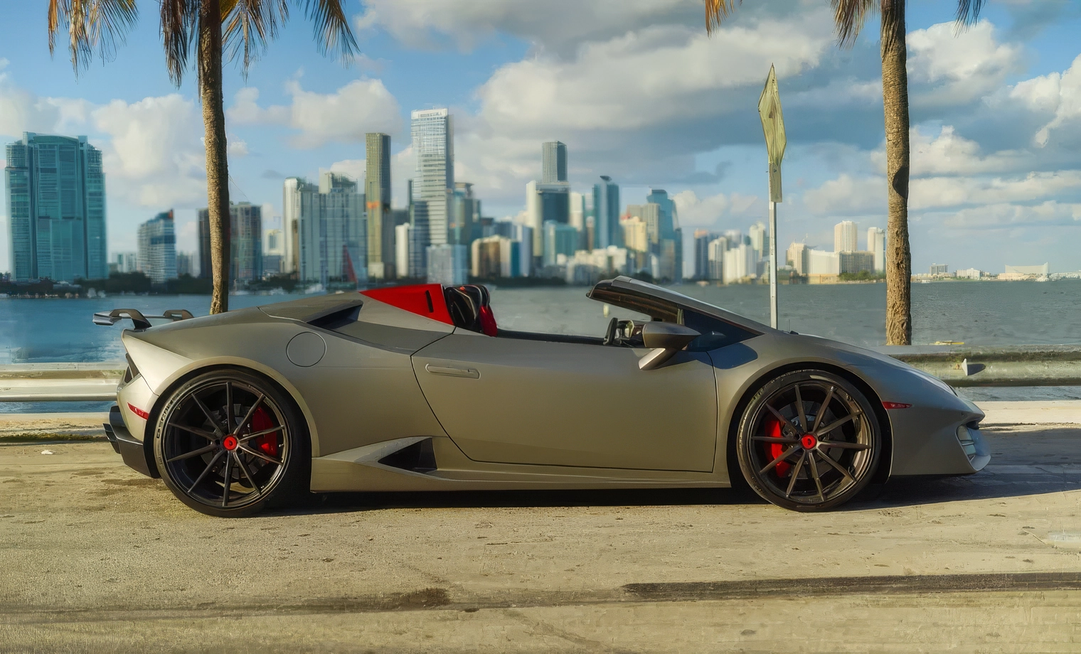 Lamborghini Huracan Spyder – Grigio Titans on Rosso Alala (Satin Grey on Black & Red)