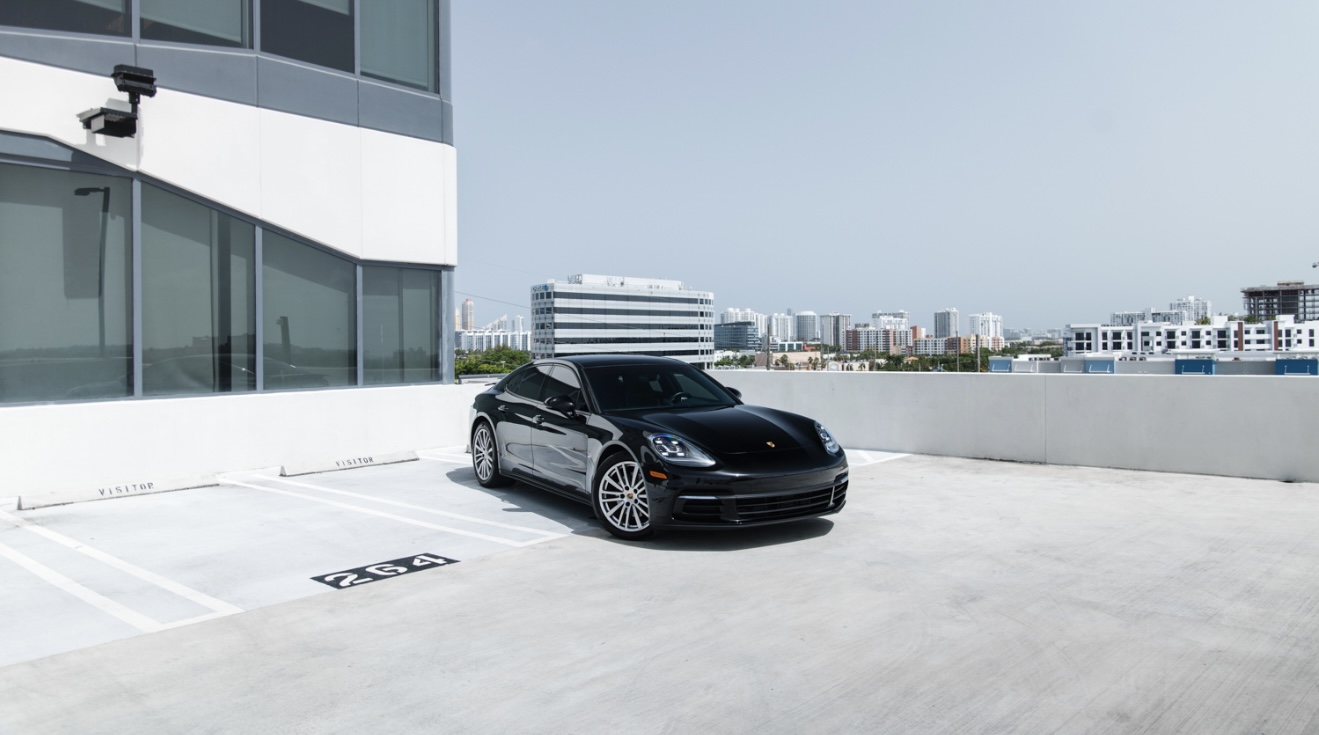 Porsche Panamera - Black on Black