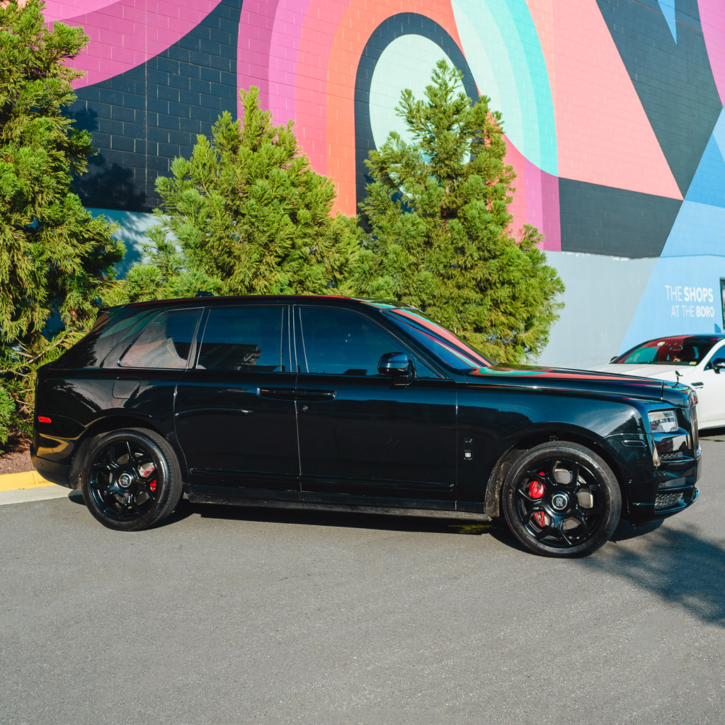 Rolls-Royce Cullinan — Diamond Black Xirallic on Mugello Red & Black