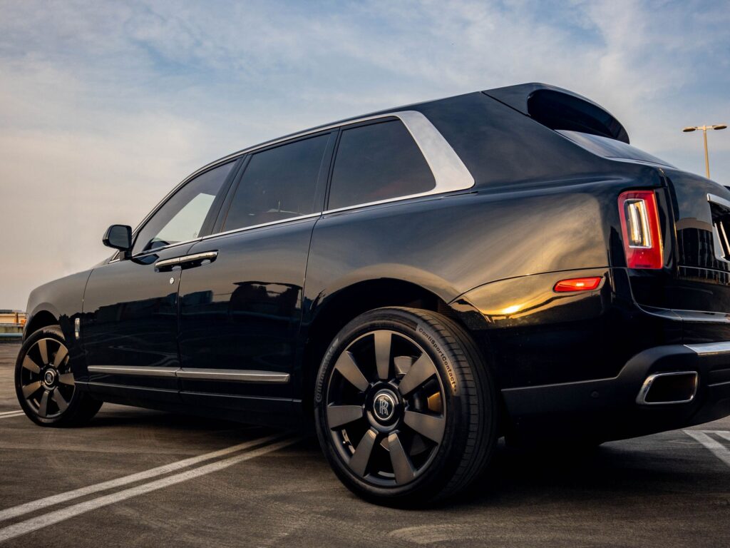 Rolls-Royce Cullinan - Diamond Black on Mugello Red & Black