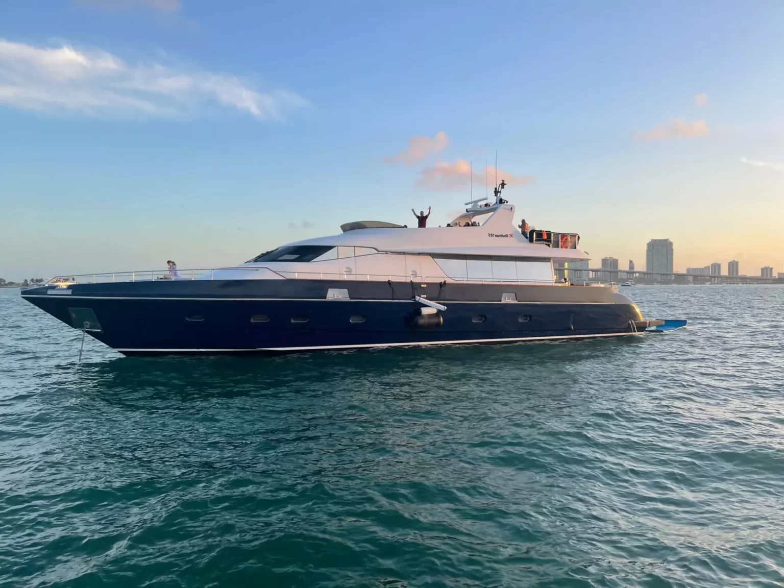 110' Rodman w/ Jacuzzi - $7,000
