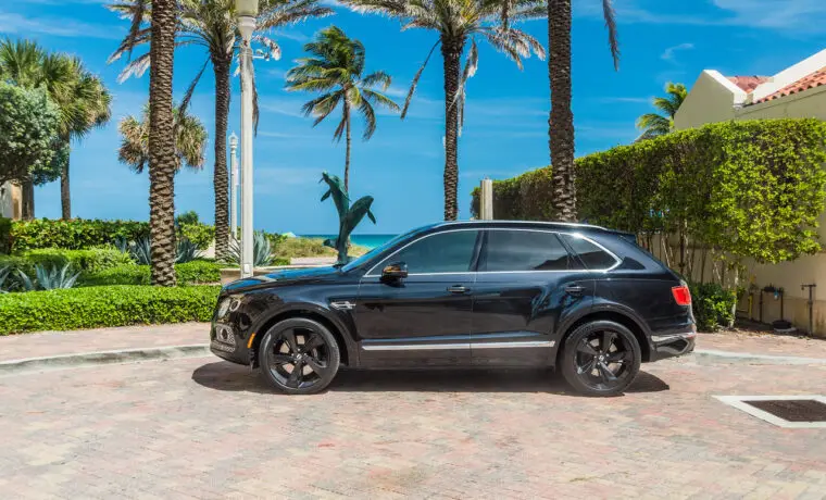 Bentley Bentayga – Black on Black