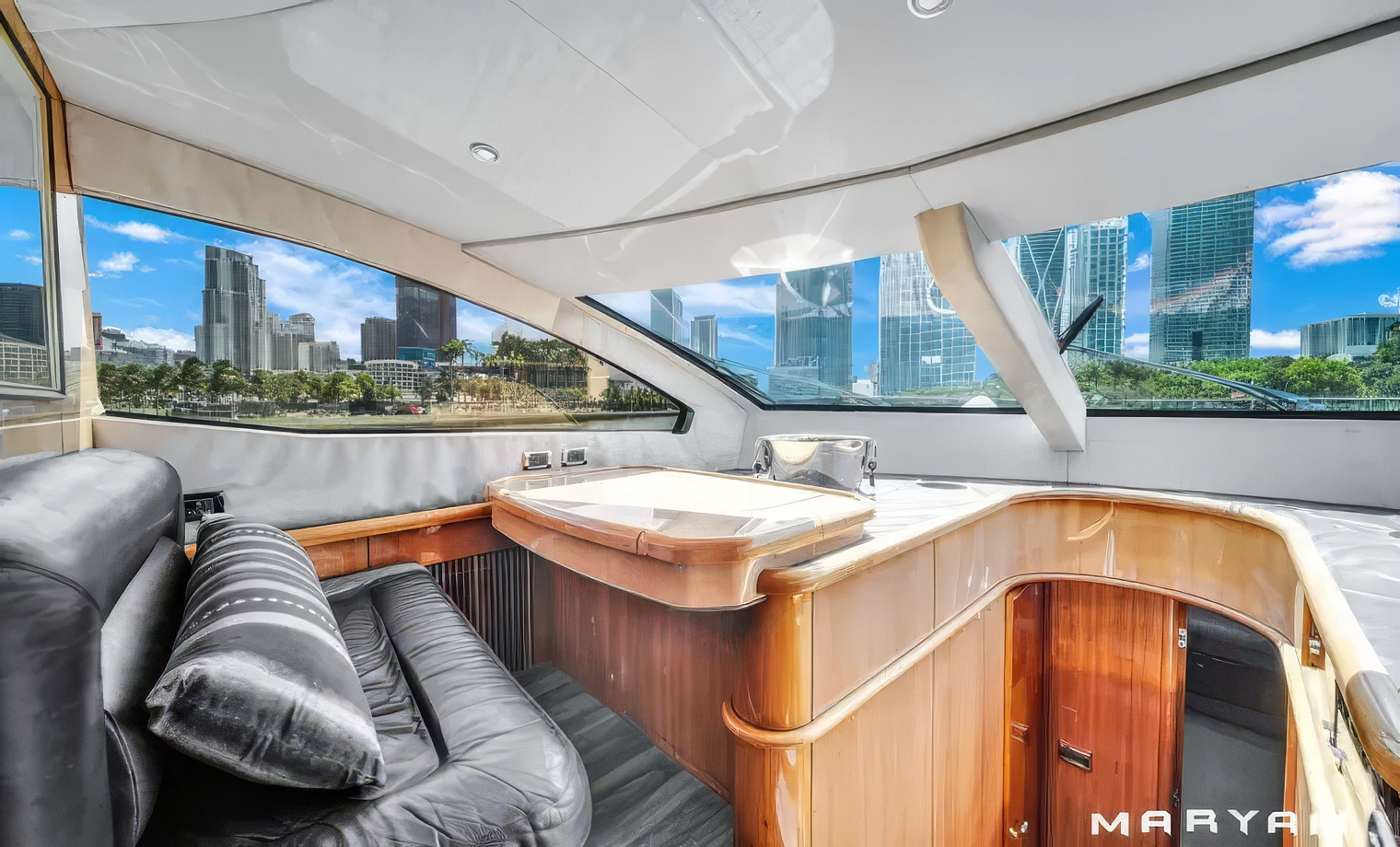 84' Azimut Maryam - $6,100