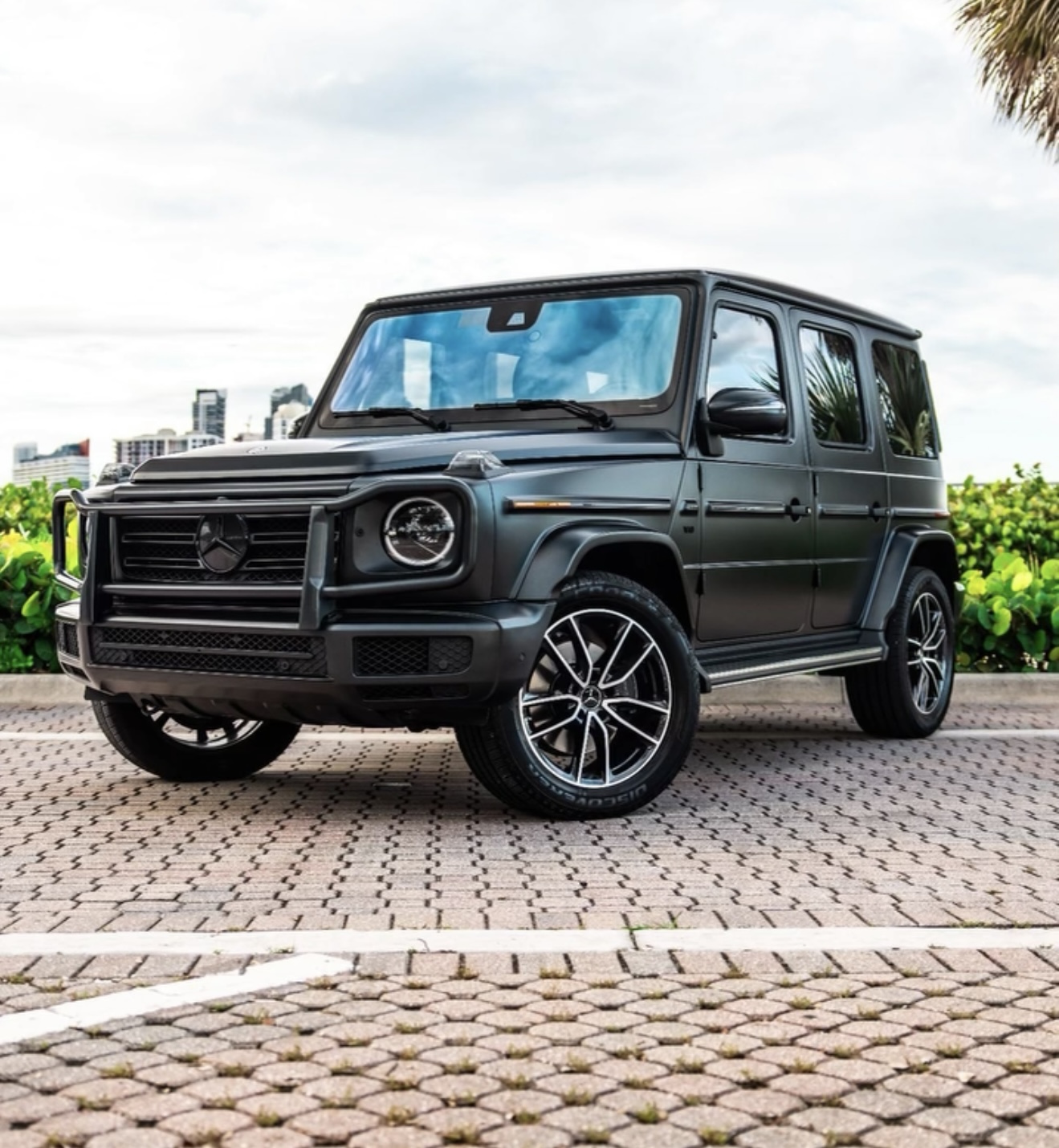 Mercedes-Benz G63 - Black