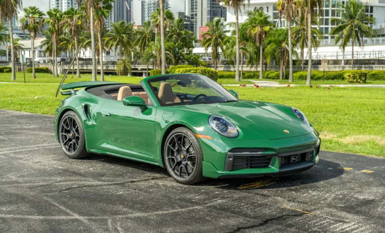 Porsche 911 Turbo S – Green on Camel