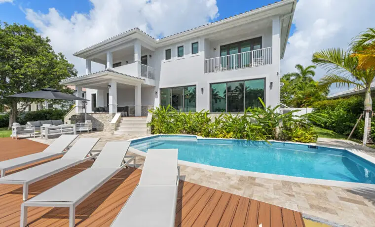Villa Costa - $1,925