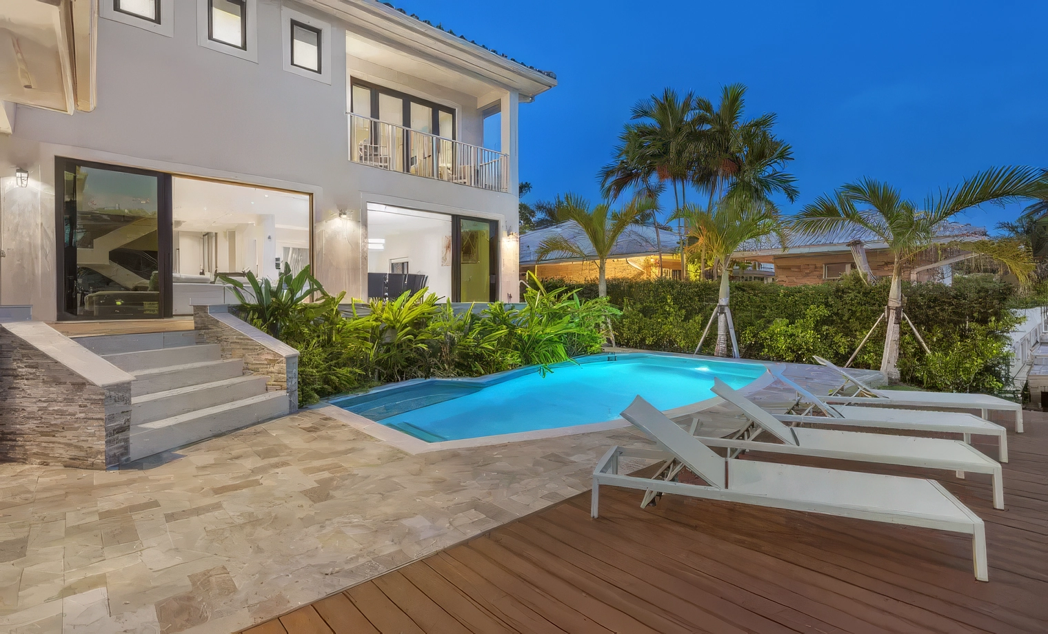 Villa Costa - $1,925