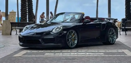 Porsche 911 Turbo S – Black on Red