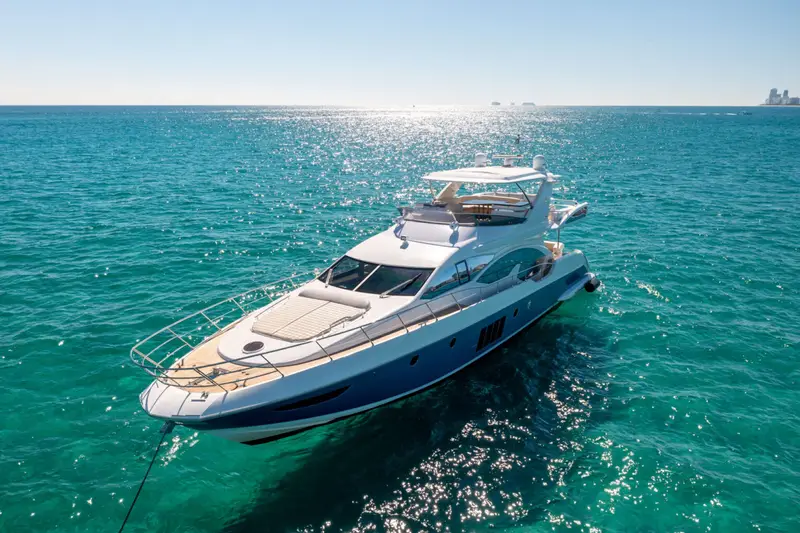 70' Azimut Flybridge Lugo I - $5,900