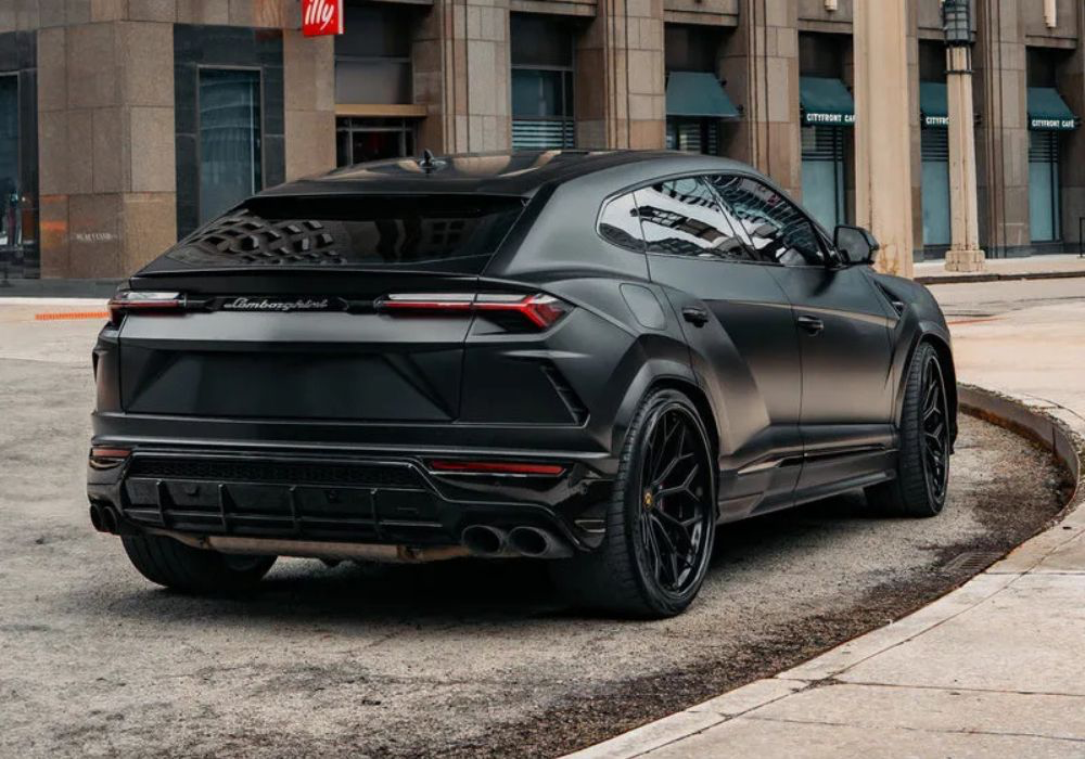 Lamborghini Urus - Matte Black on Black 