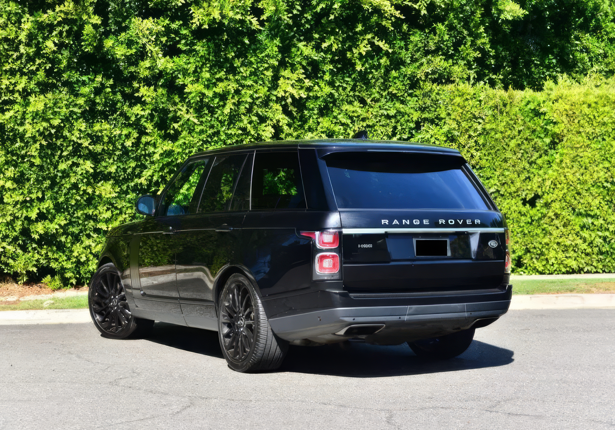 Range Rover HSE - Santorini Black Metallic on Ebony