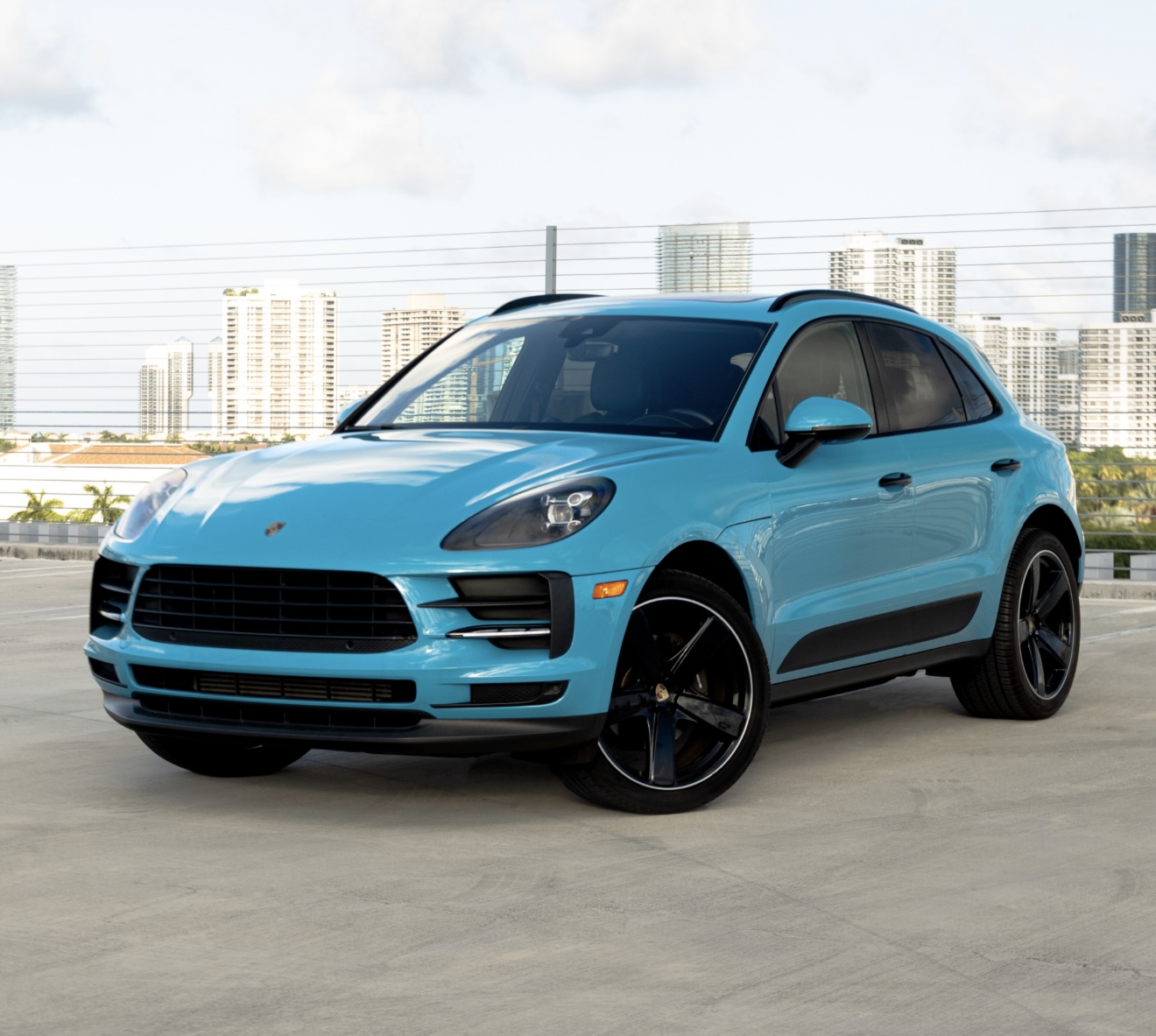 Porsche Macan - Teal Blue on Black