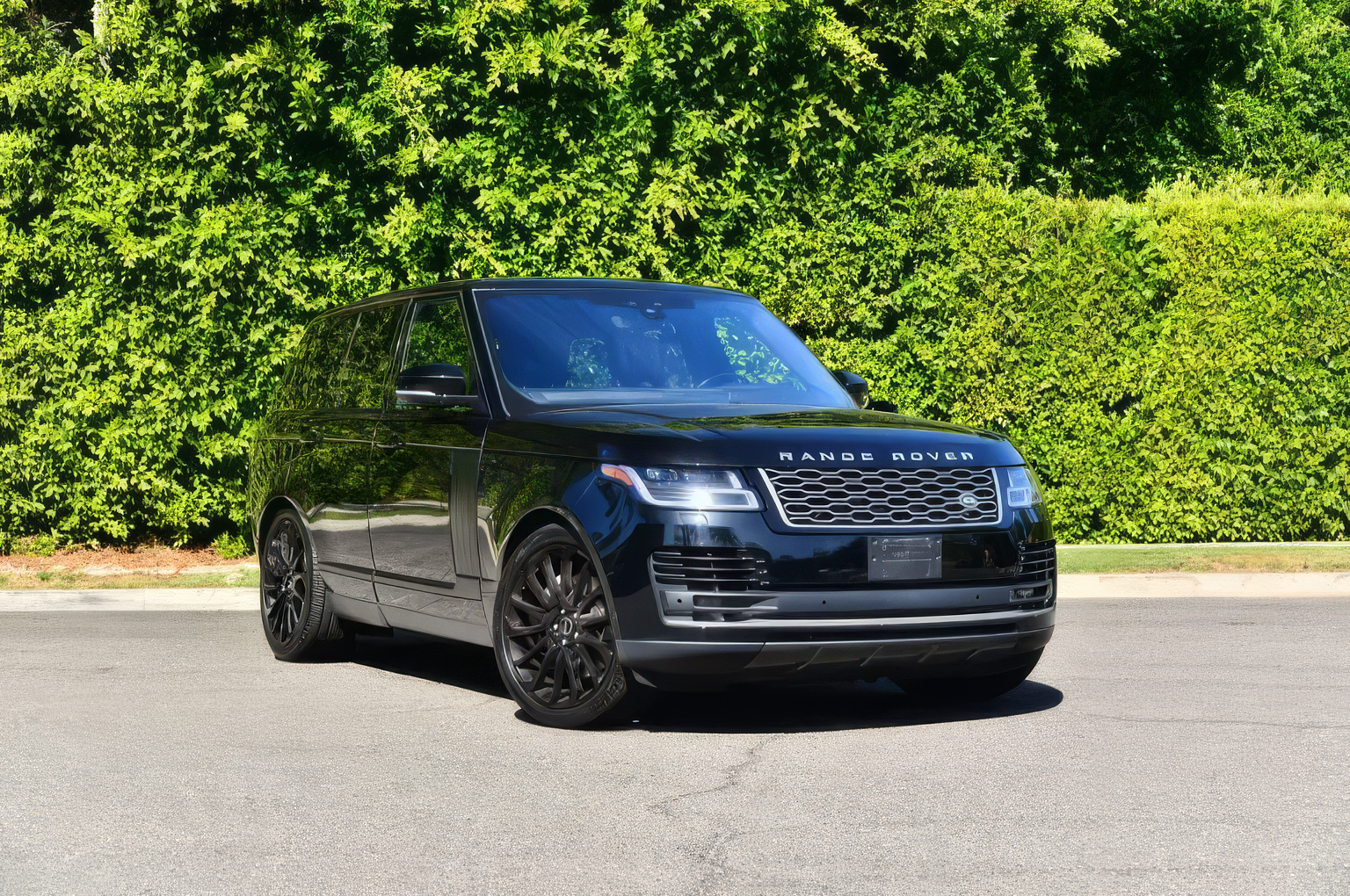 Range Rover HSE - Santorini Black Metallic on Ebony