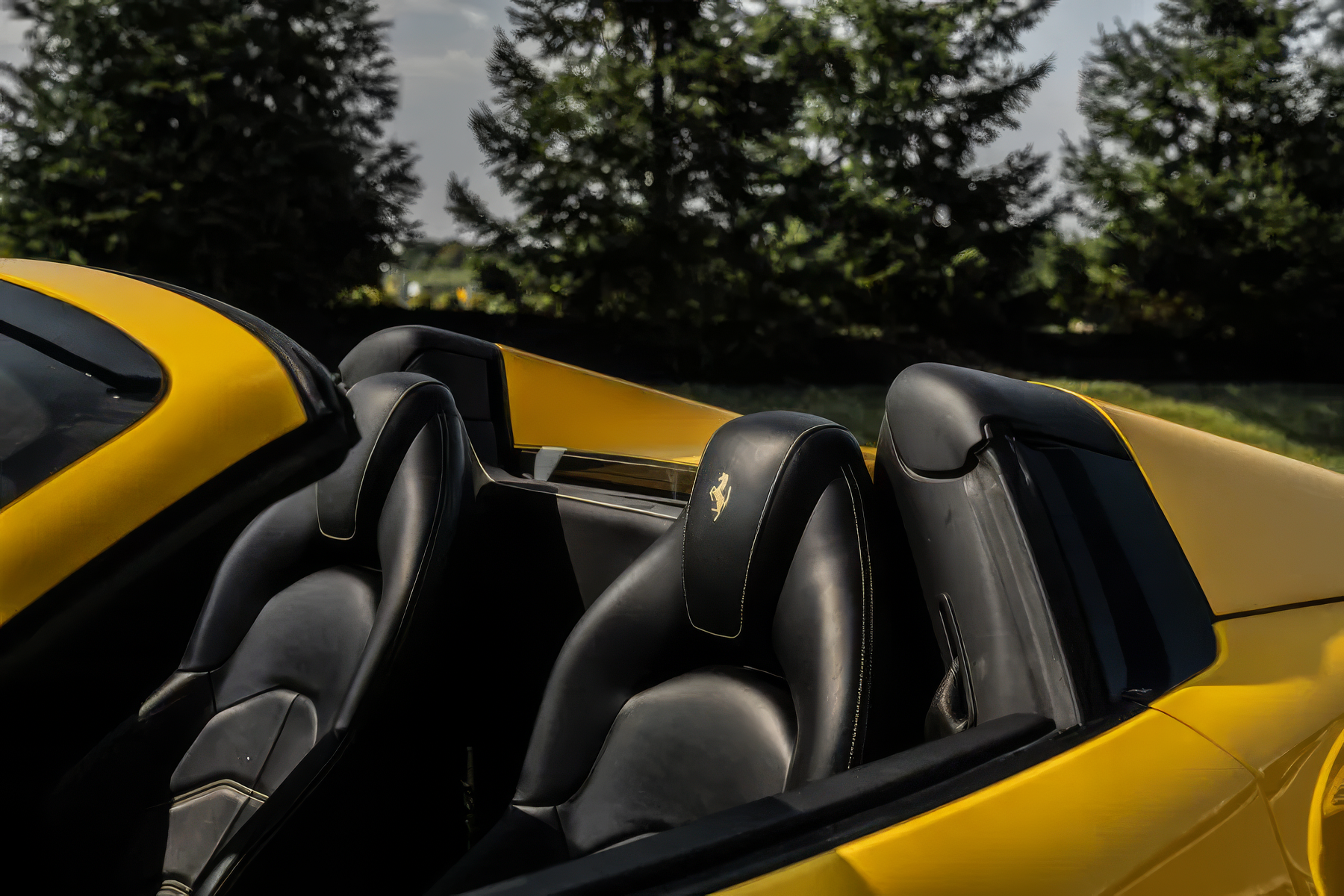 Ferrari 488 Spider - Giallo Modena on Nero (Solid Ferrari Yellow on Black)