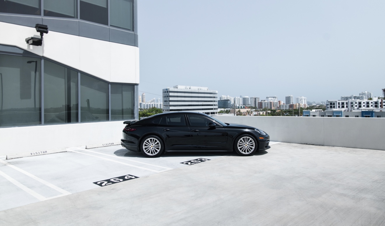 Porsche Panamera - Black on Black