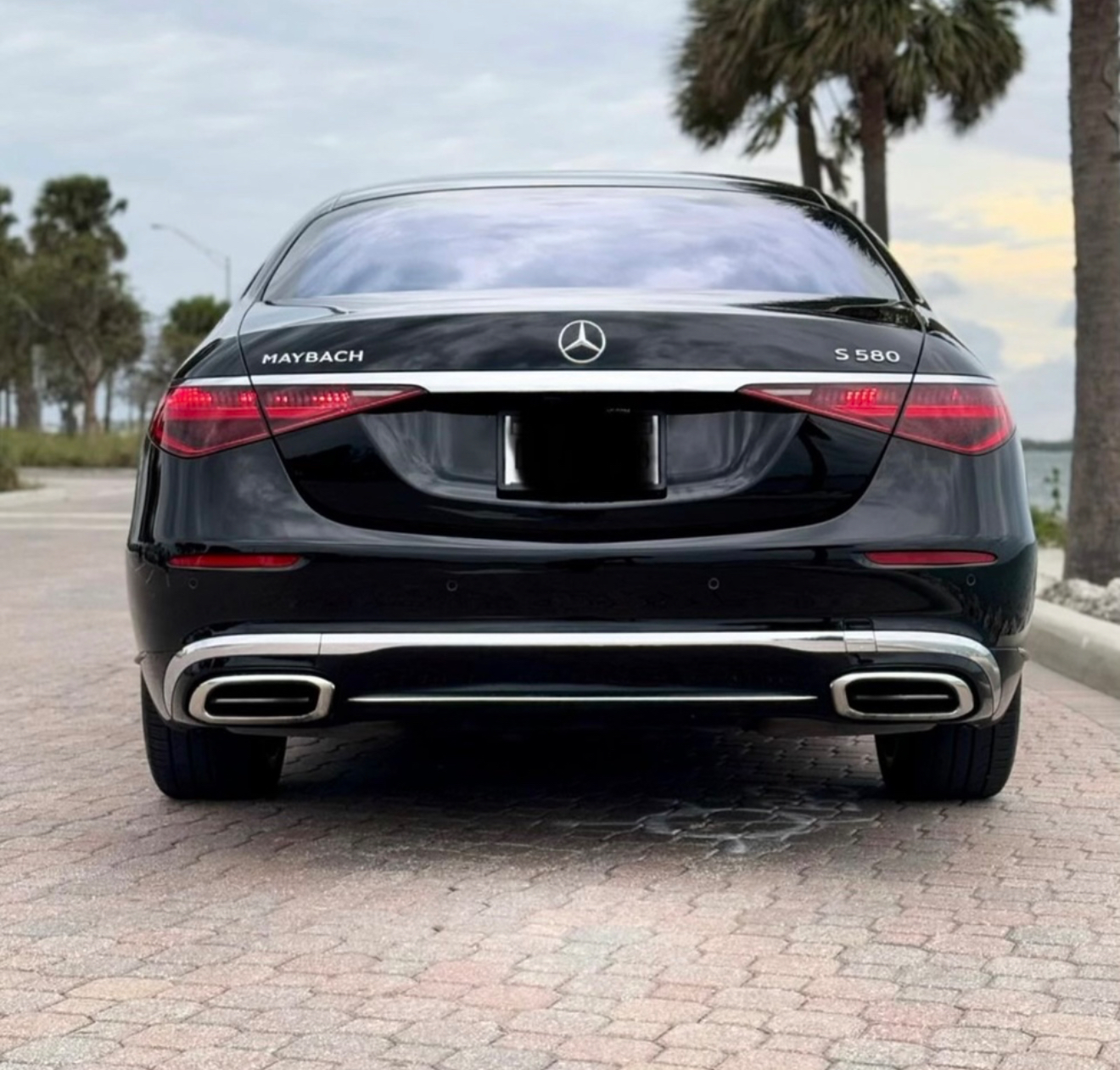 Maybach S580 Sedan - Black on Black