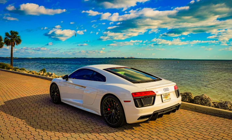 Audi R8 – White on Black