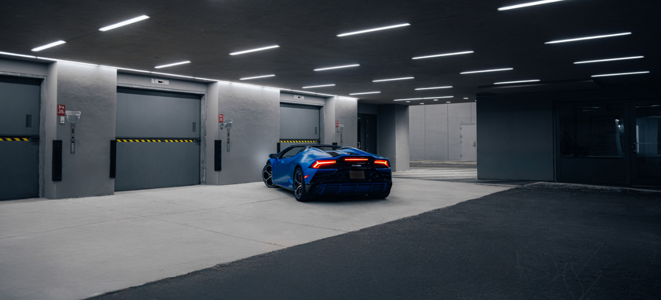 Lamborghini Evo Spyder - Cobalt Blue on Black & Orange