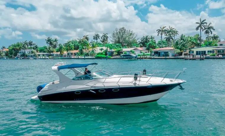42' Larson - $1,800