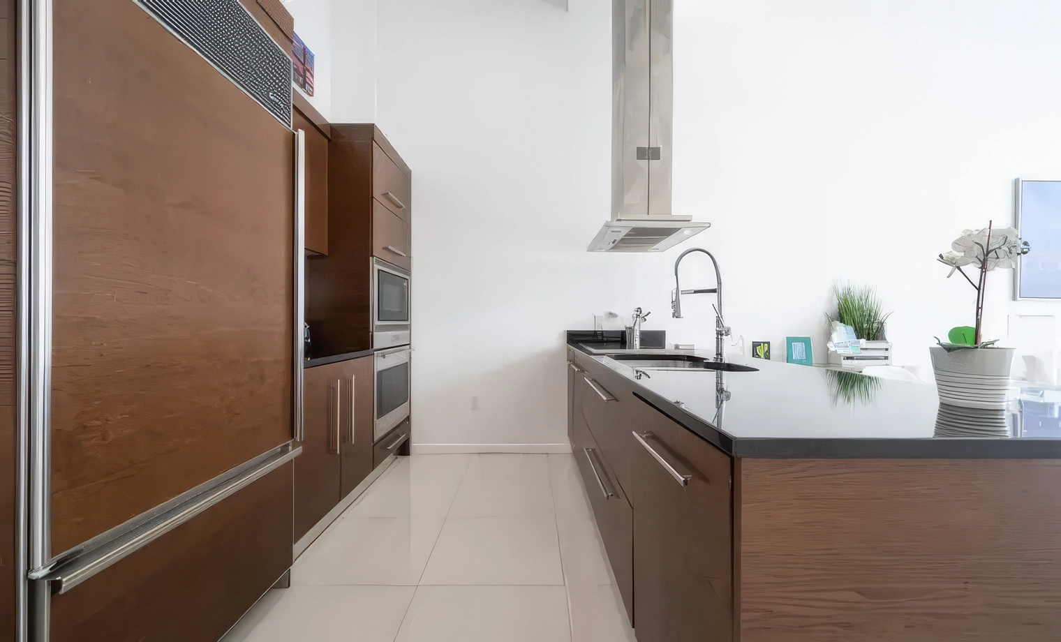 Icon Brickell 1 Bedroom Penthouse Deluxe High Ceiling City/River View - $700